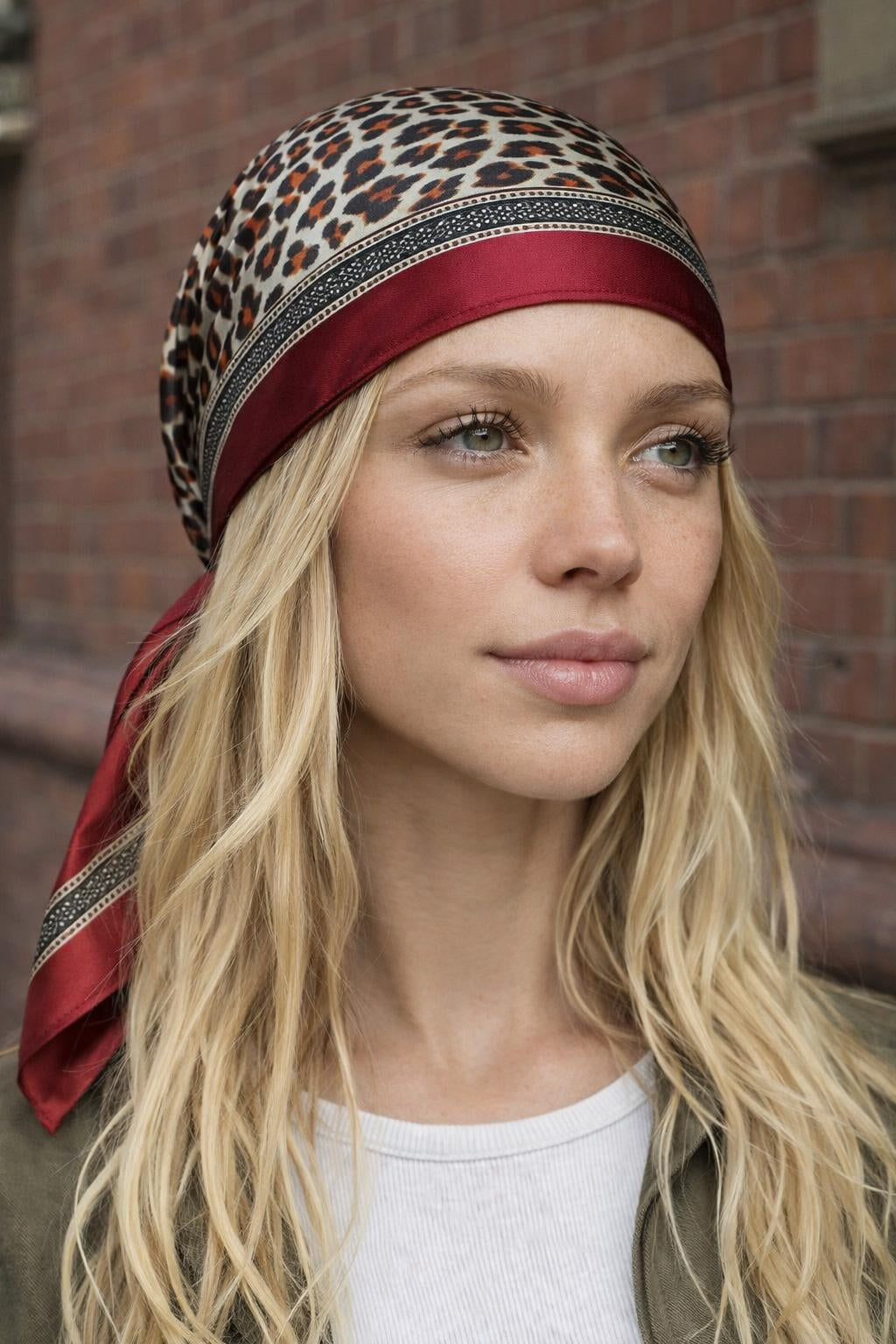 🎁 Urban Silk Scarf (100% off)